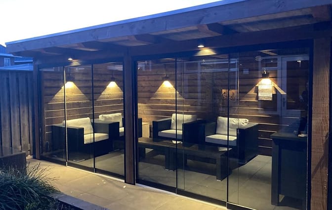 Glazen wanden Glazen wanden